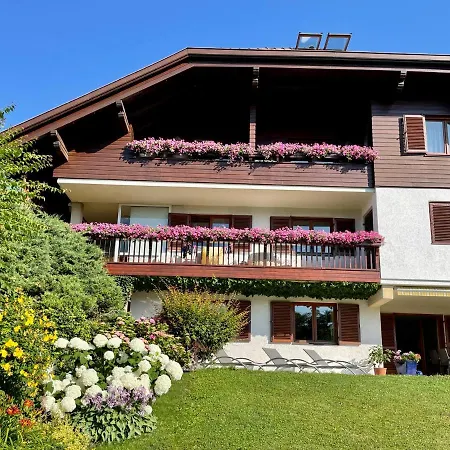 Poelzl Apartment *